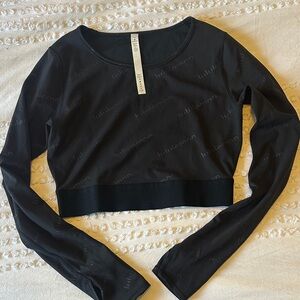 lululemon athletica Black Long-Sleeve Cropped Top